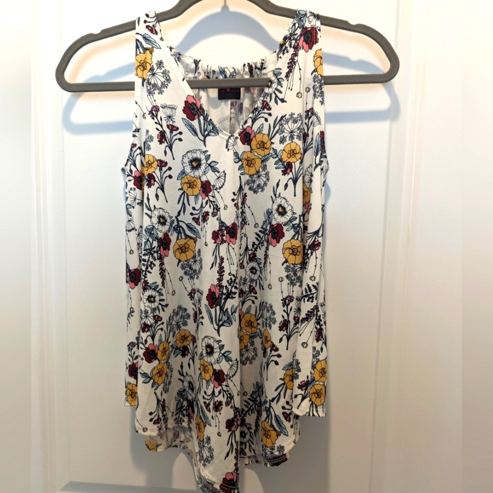 First Love Floral Sleeveless Blouse Size S
